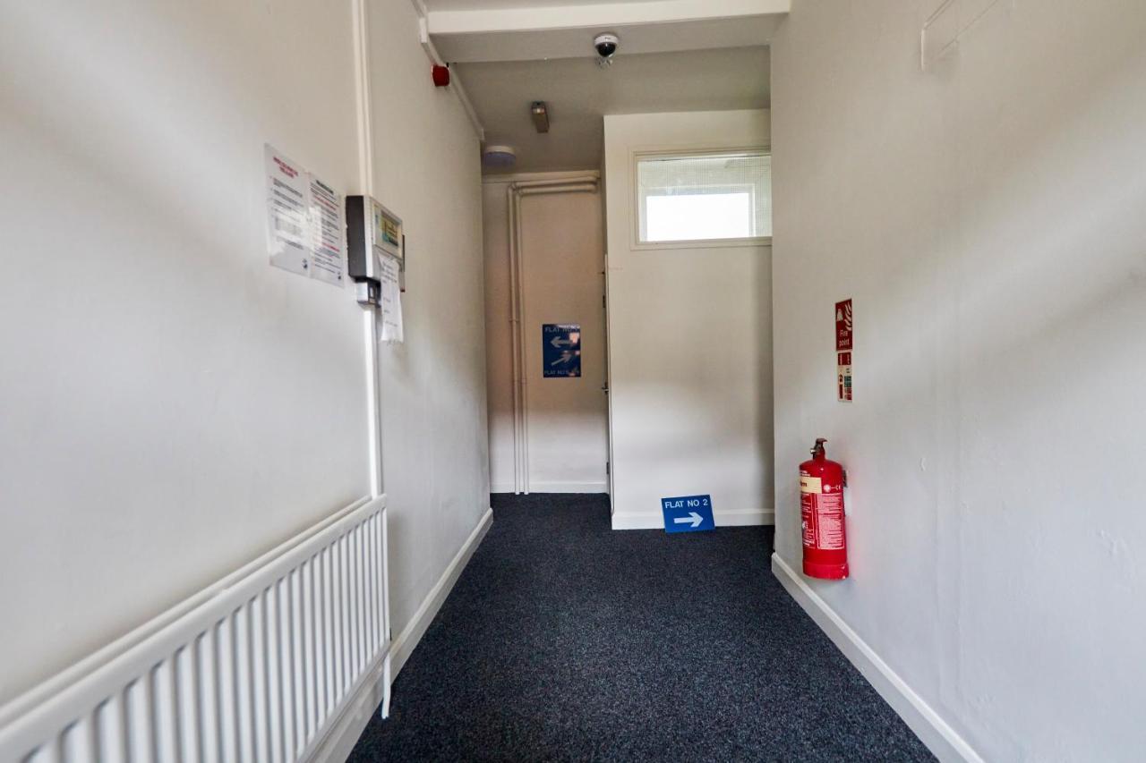Fantastic Central Stratford Two Bedroom Apartment By Purestay Short Lets & Serviced Accommodation With Parking エクステリア 写真