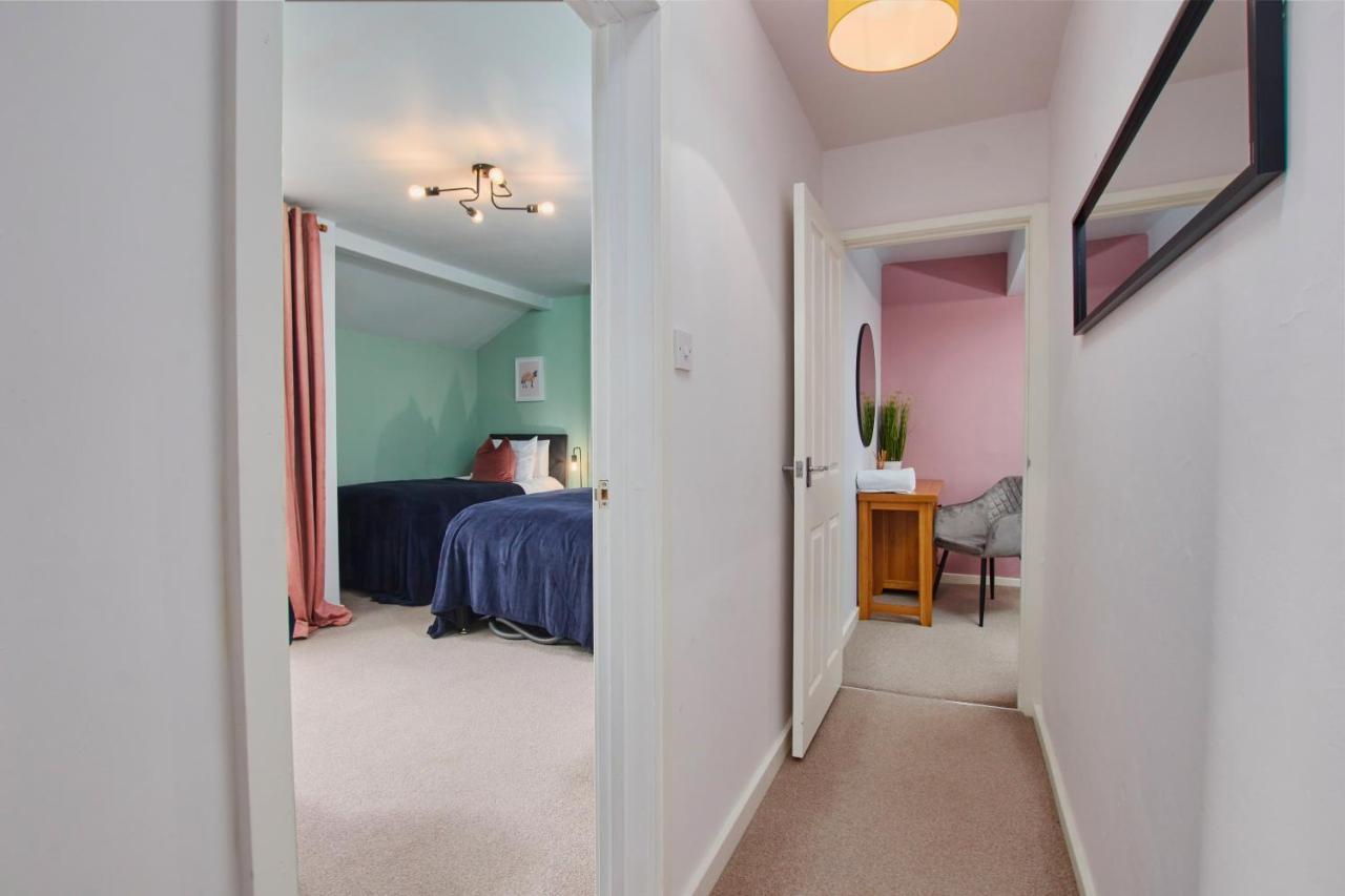Fantastic Central Stratford Two Bedroom Apartment By Purestay Short Lets & Serviced Accommodation With Parking エクステリア 写真