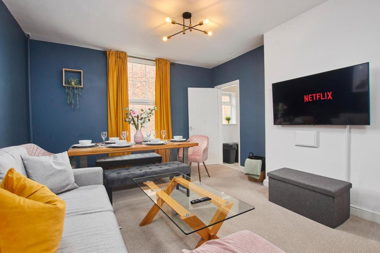 Fantastic Central Stratford Two Bedroom Apartment By Purestay Short Lets & Serviced Accommodation With Parking エクステリア 写真