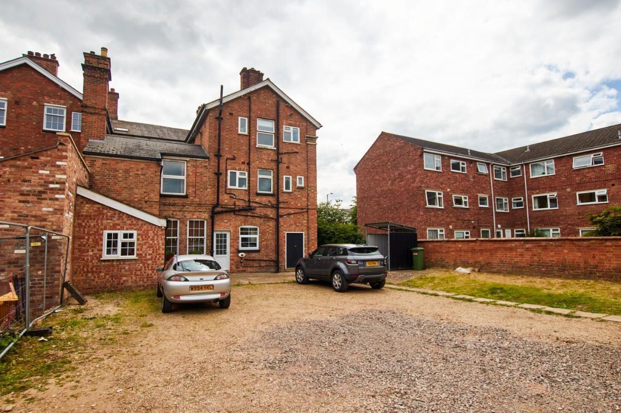 Fantastic Central Stratford Two Bedroom Apartment By Purestay Short Lets & Serviced Accommodation With Parking エクステリア 写真