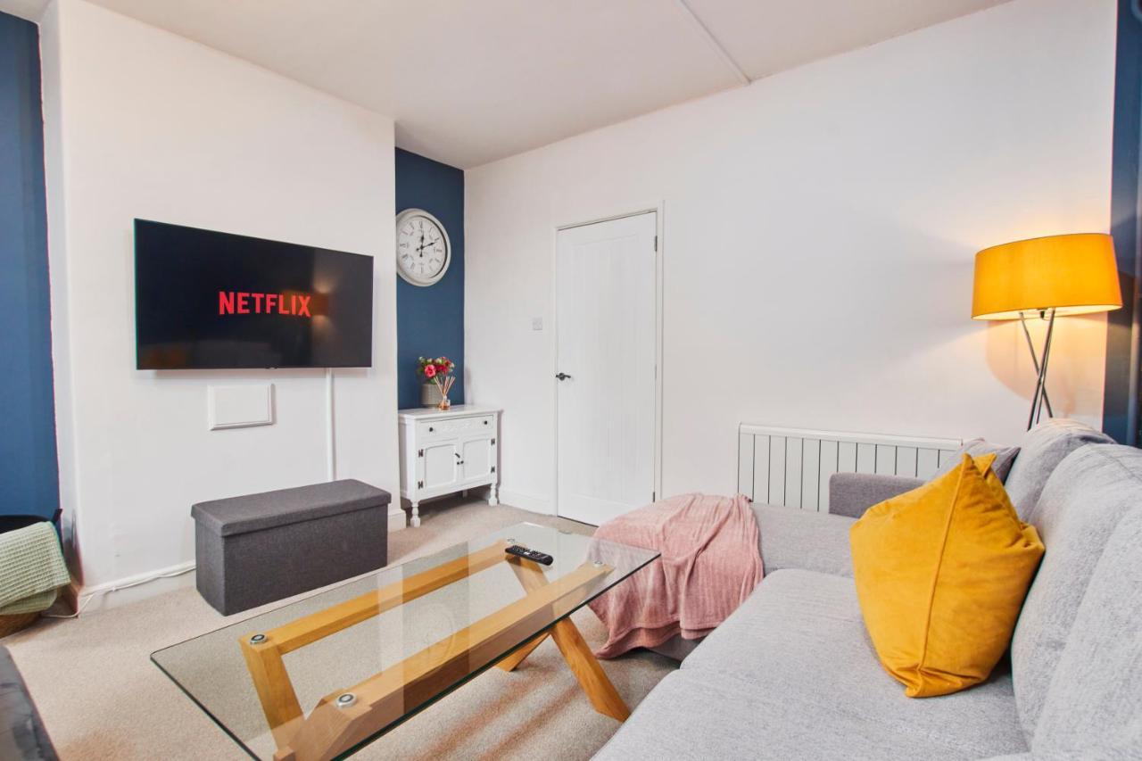 Fantastic Central Stratford Two Bedroom Apartment By Purestay Short Lets & Serviced Accommodation With Parking エクステリア 写真